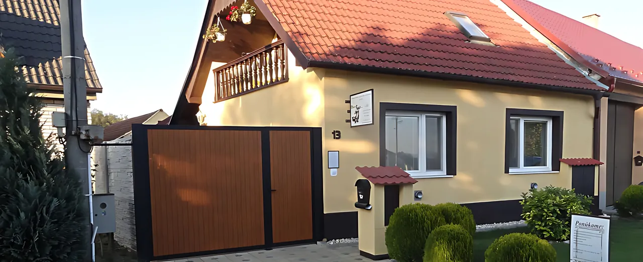 Dom s predajňou LAJO ZBRANE, Dojč 13